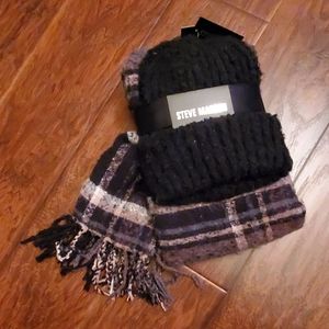 Steve Madden hat and blanket wrap set